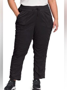 NWT The North Face SHORT Aphrodite 2.0 Pants Q21